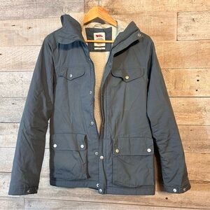 Fjallraven men’s Greenland Jacket M in blue with teddy bear lining